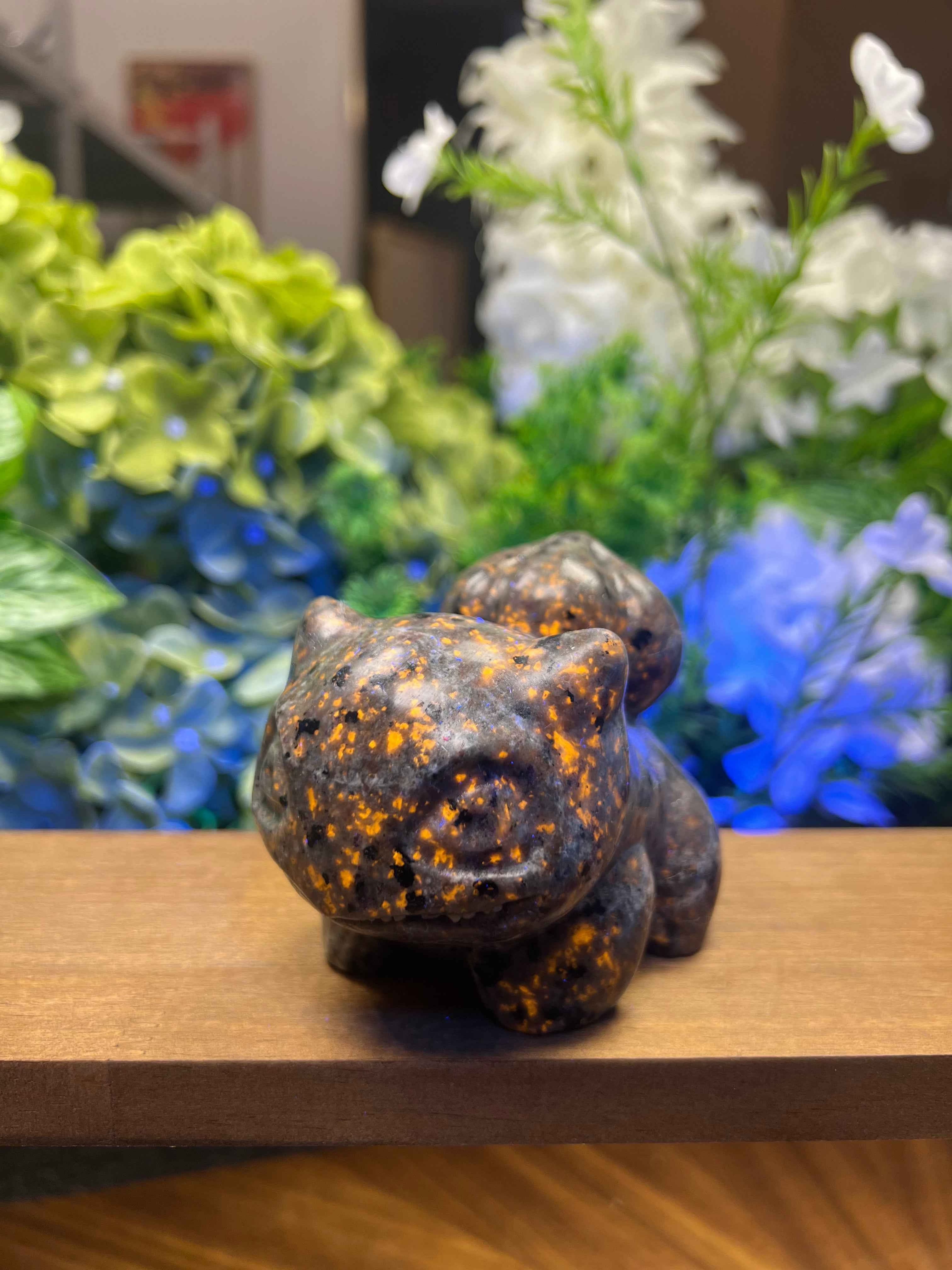 Yooperlite Anime Plant Carving (Medium,3.54 x 2.46 x 2.96, 1.36lb)