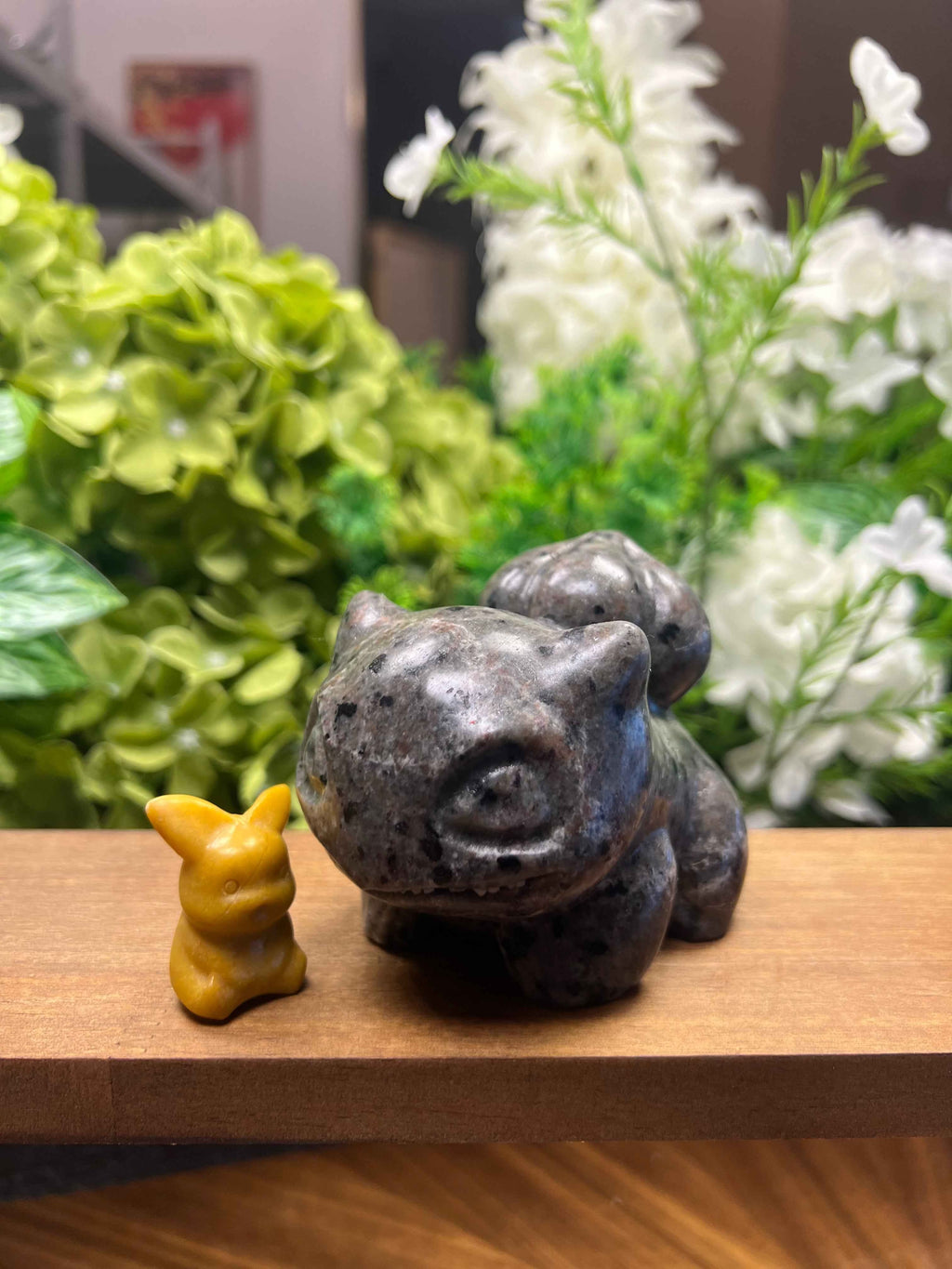 Yooperlite Anime Plant Carving (Medium,3.54 x 2.46 x 2.96, 1.36lb)