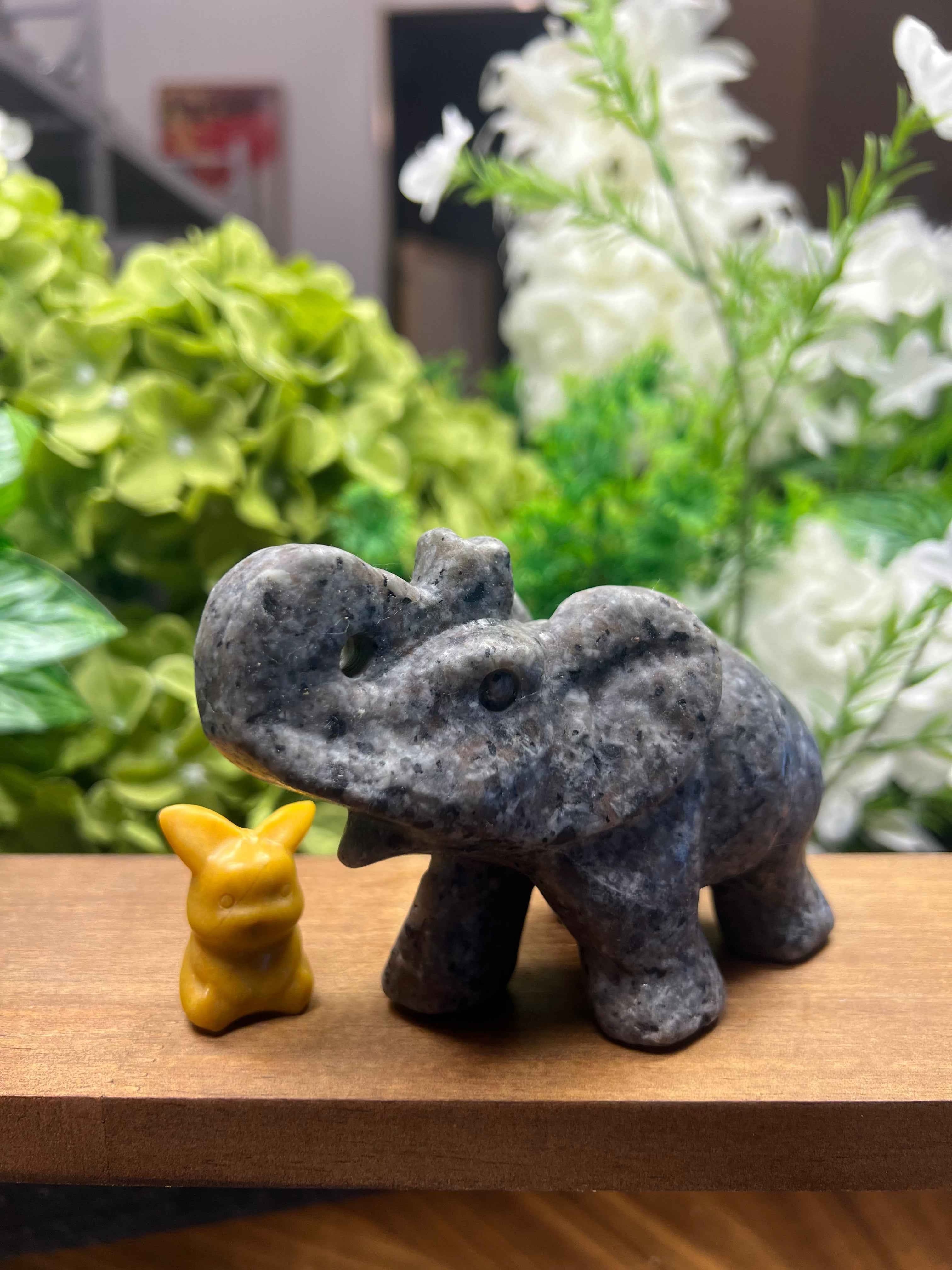 Enchanting Yooperlite Elephant Carving - A Touch of Elegance to Your Home Decor