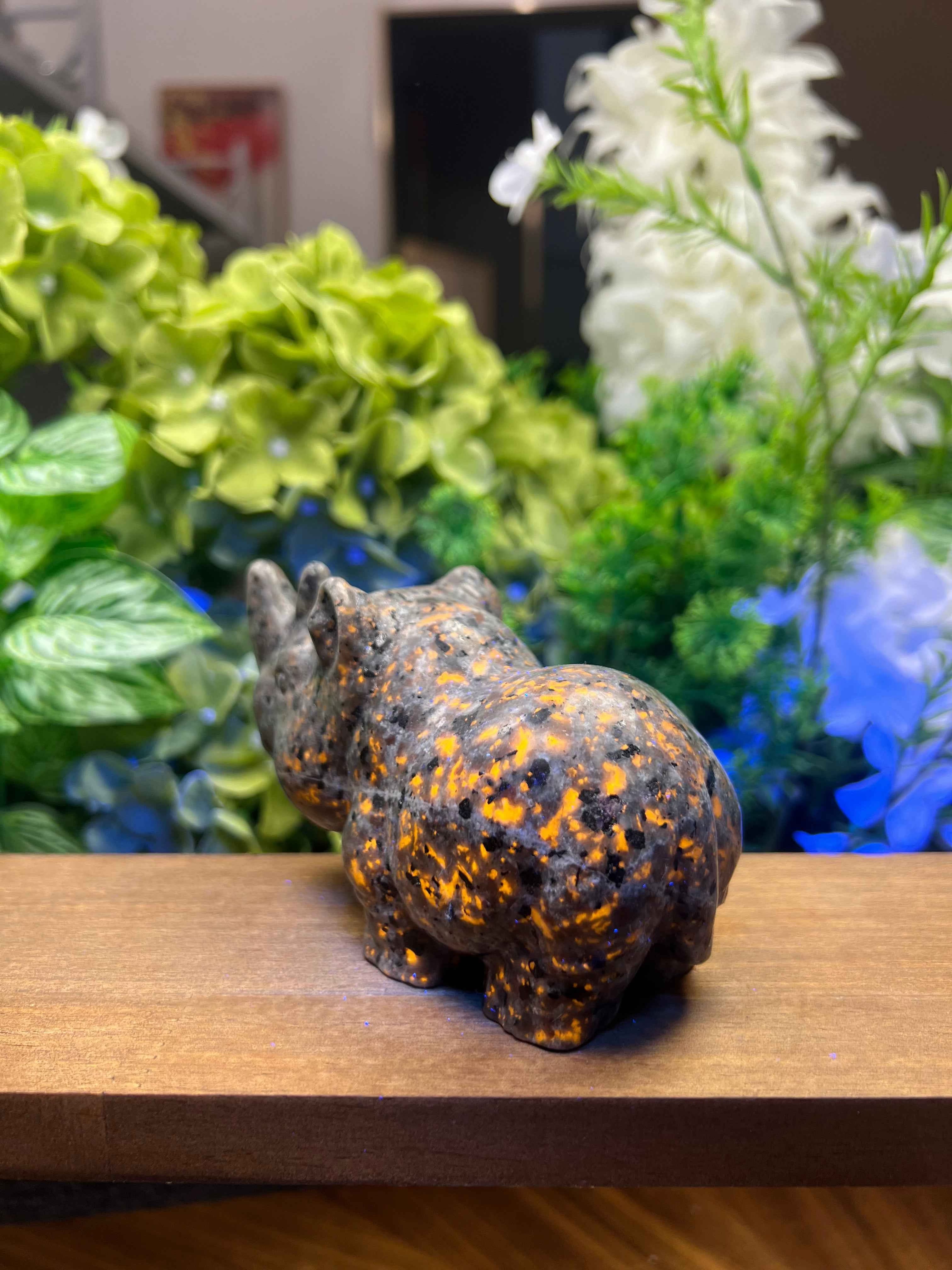 Yooperlite Rhinoceros Carving (Medium, 4.55*2.18*2.77, 1.11lb)