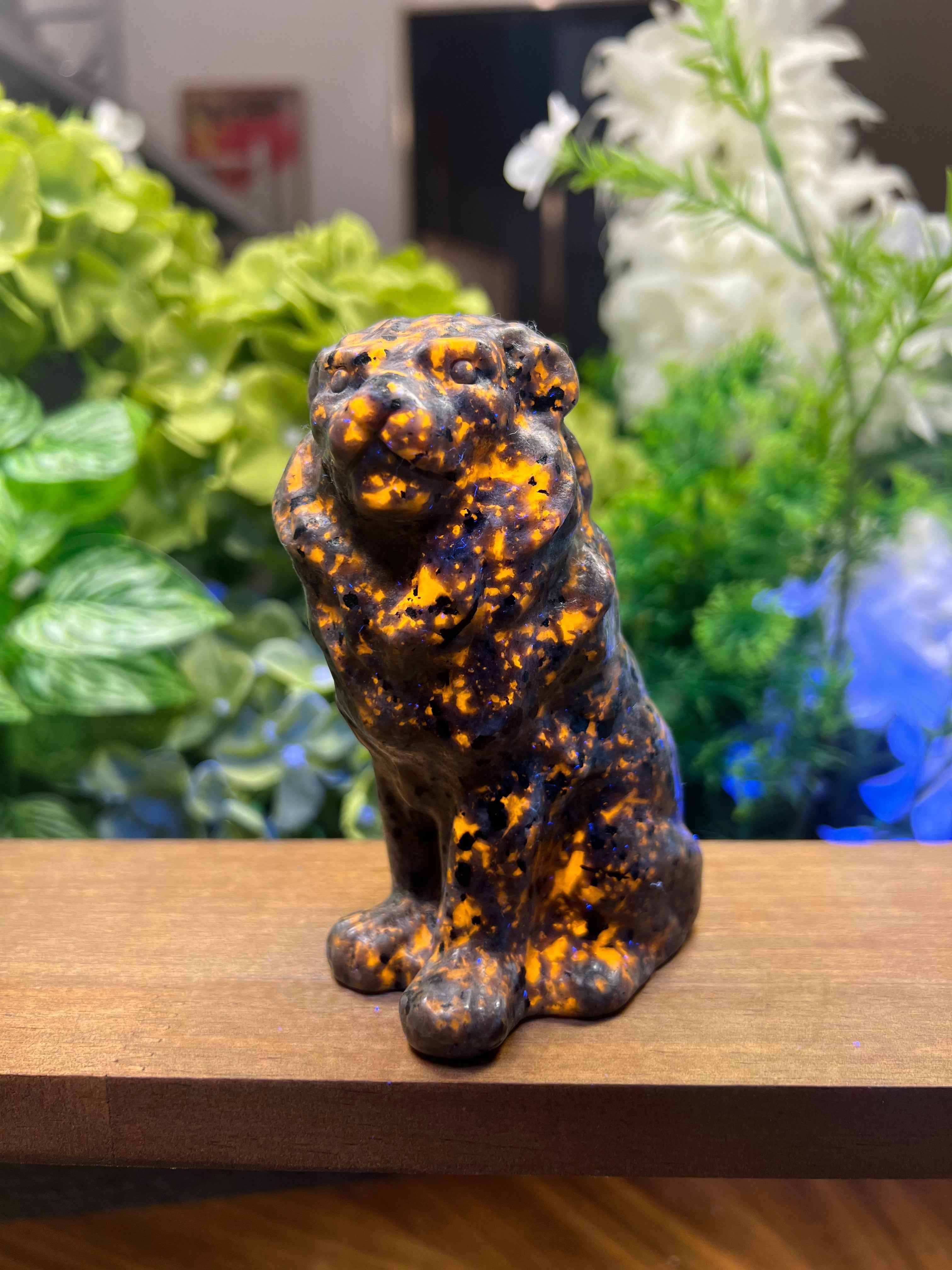 Yooperlite Sitting Lion Sculpture (Medium, 3.09*1.77*4.24, 1.125lb)