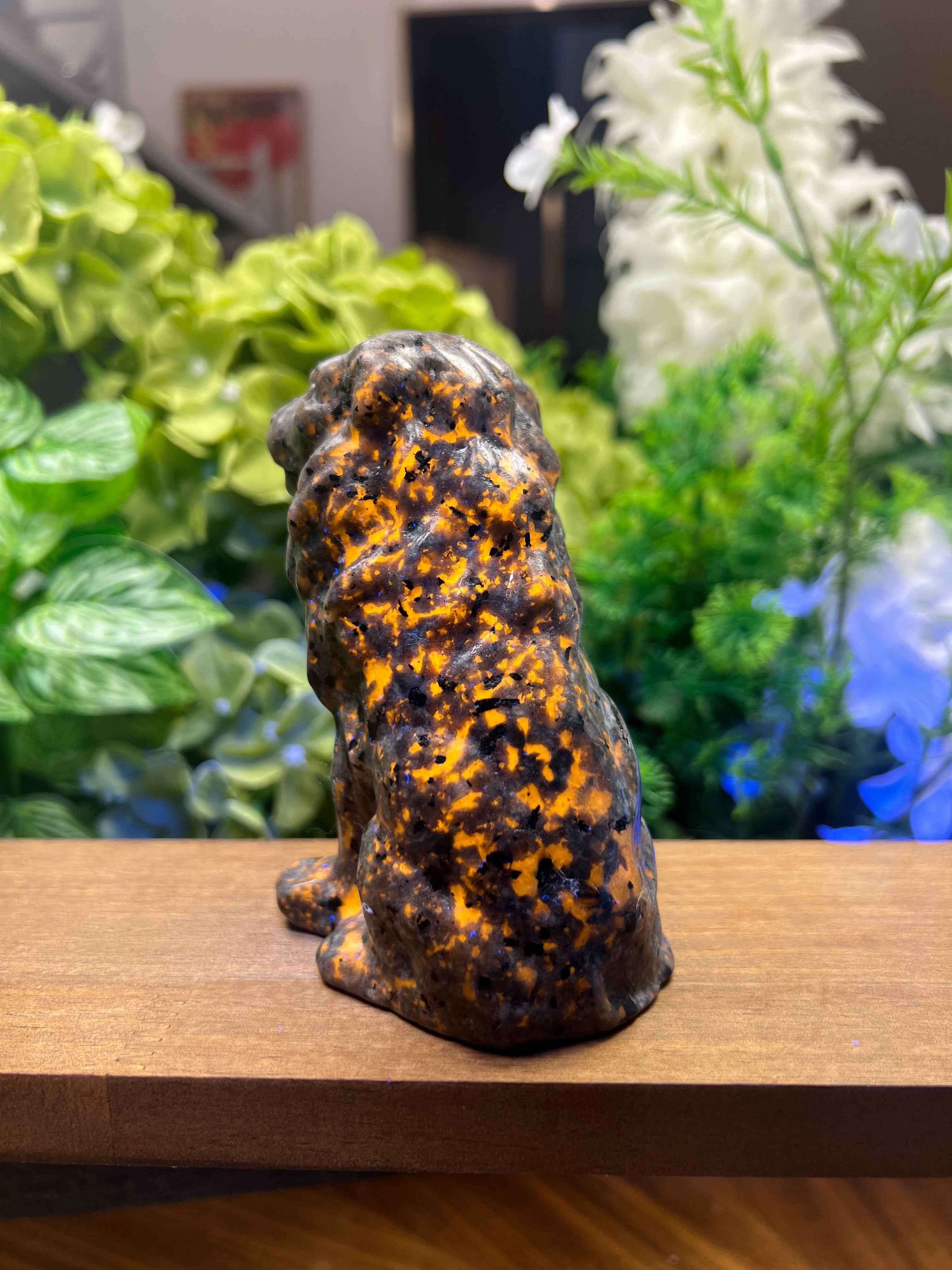 Yooperlite Sitting Lion Sculpture (Medium, 3.09*1.77*4.24, 1.125lb)