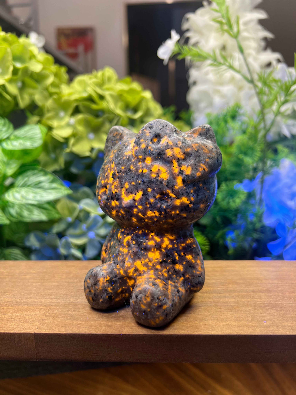 Yooperlite Anime Kitten Carving  (Medium, 2.97*2.86*3.72, 1.265lb)