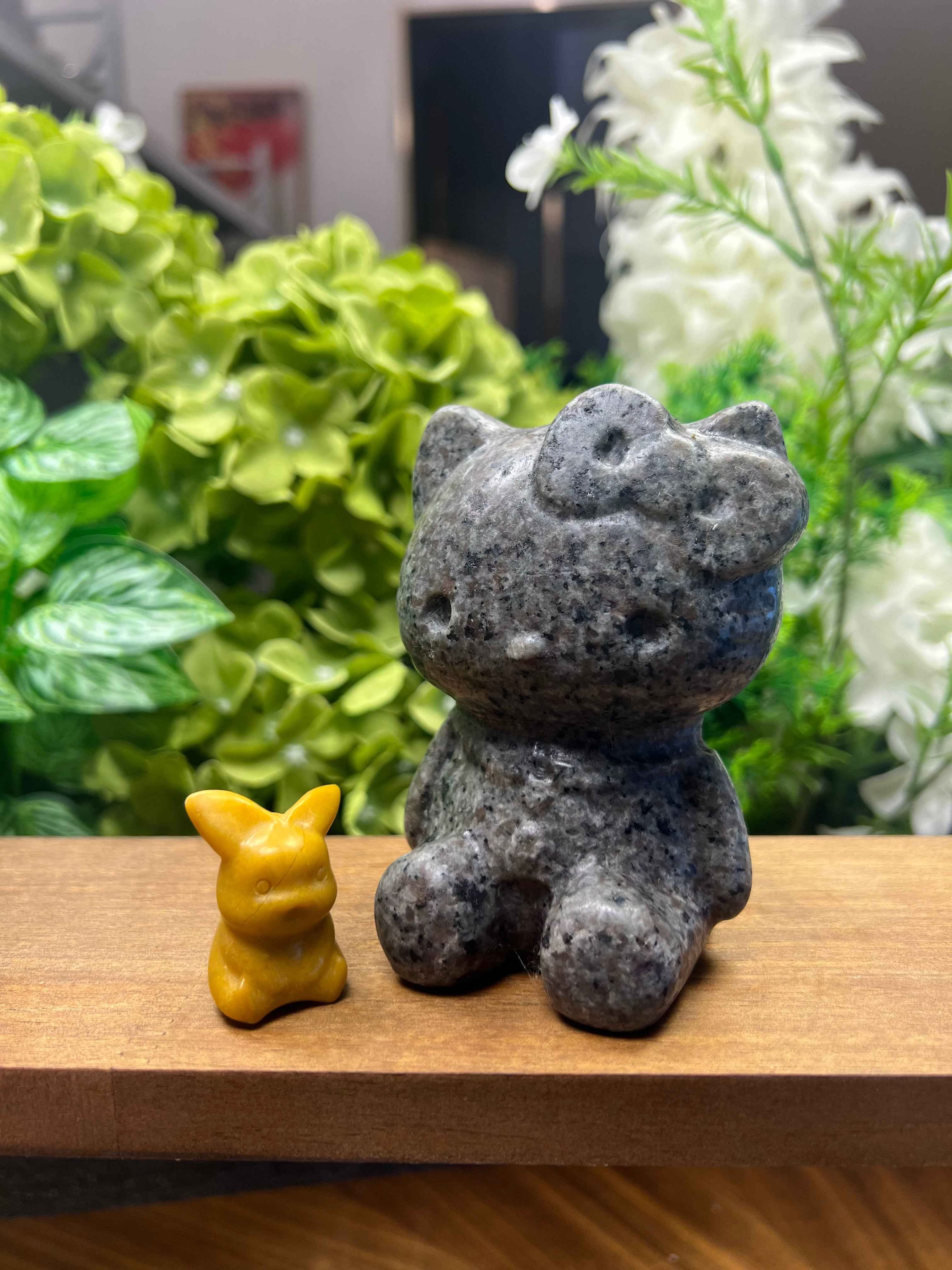 Yooperlite Anime Kitten Carving  (Medium, 2.97*2.86*3.72, 1.265lb)