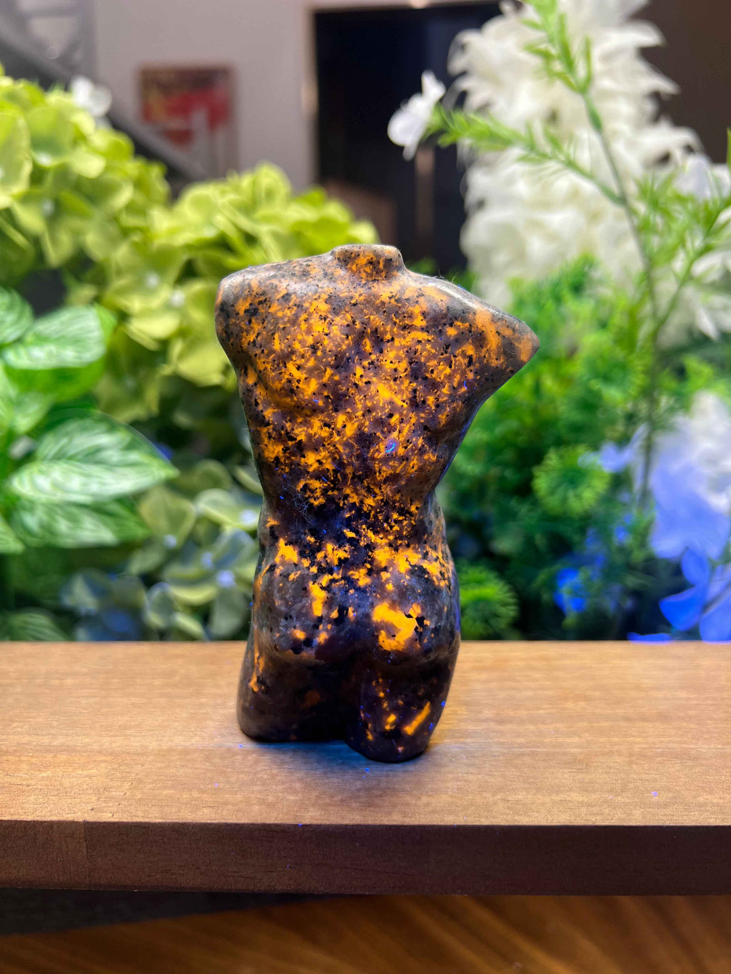 Yooperlite Muscular Male Torso Carving (Medium, 2.45*1.29*4.21, 0.595lb)