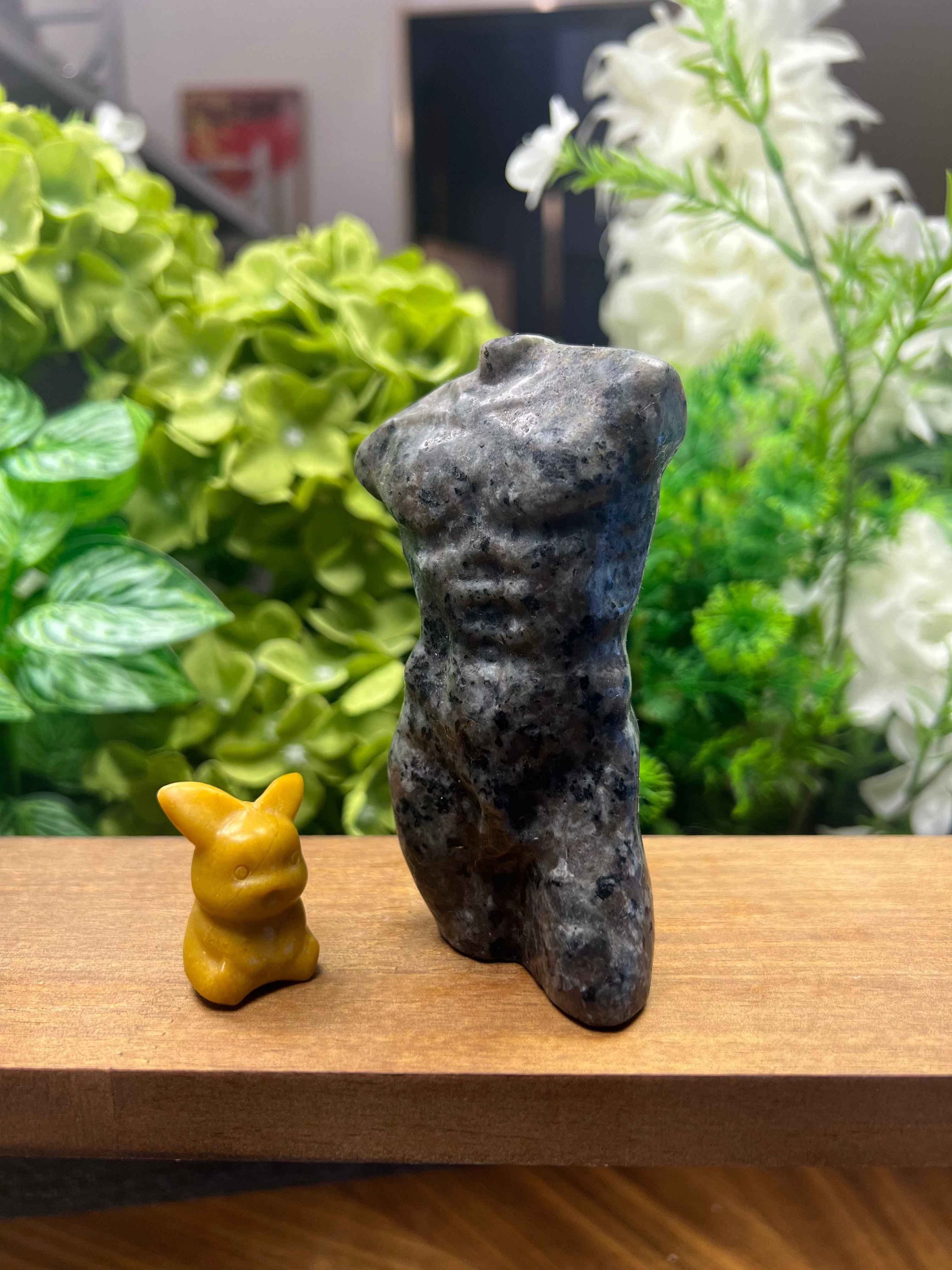 Yooperlite Muscular Male Torso Carving (Medium, 2.45*1.29*4.21, 0.595lb)