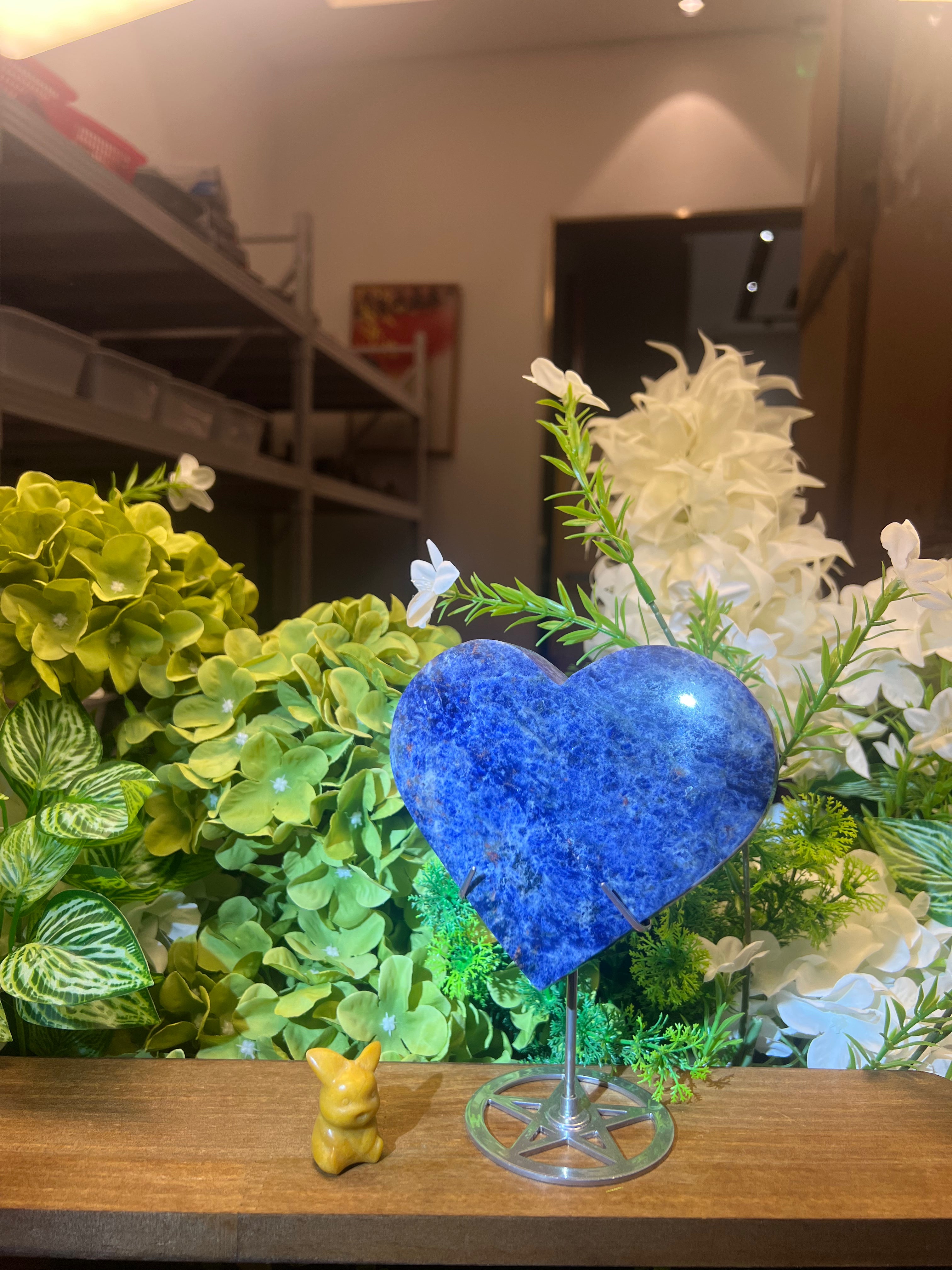 Blue Sodalite Heart Carving with Metal Stand(Medium, 5.23", 0.86lb) - Art Deco Crystals