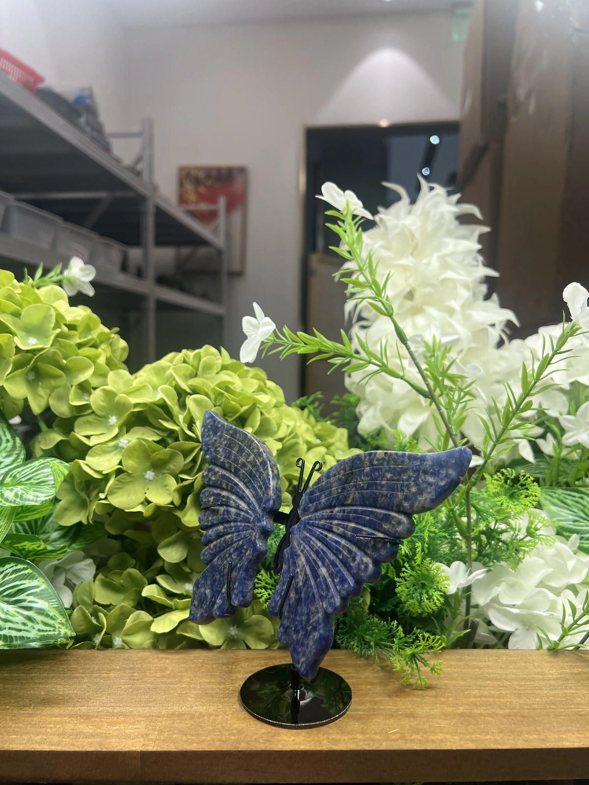 Small Blue Sodalite Butterfly Carving with Metal Stand – 4.7-Inch Wingspan Natural Stone Sculpture
