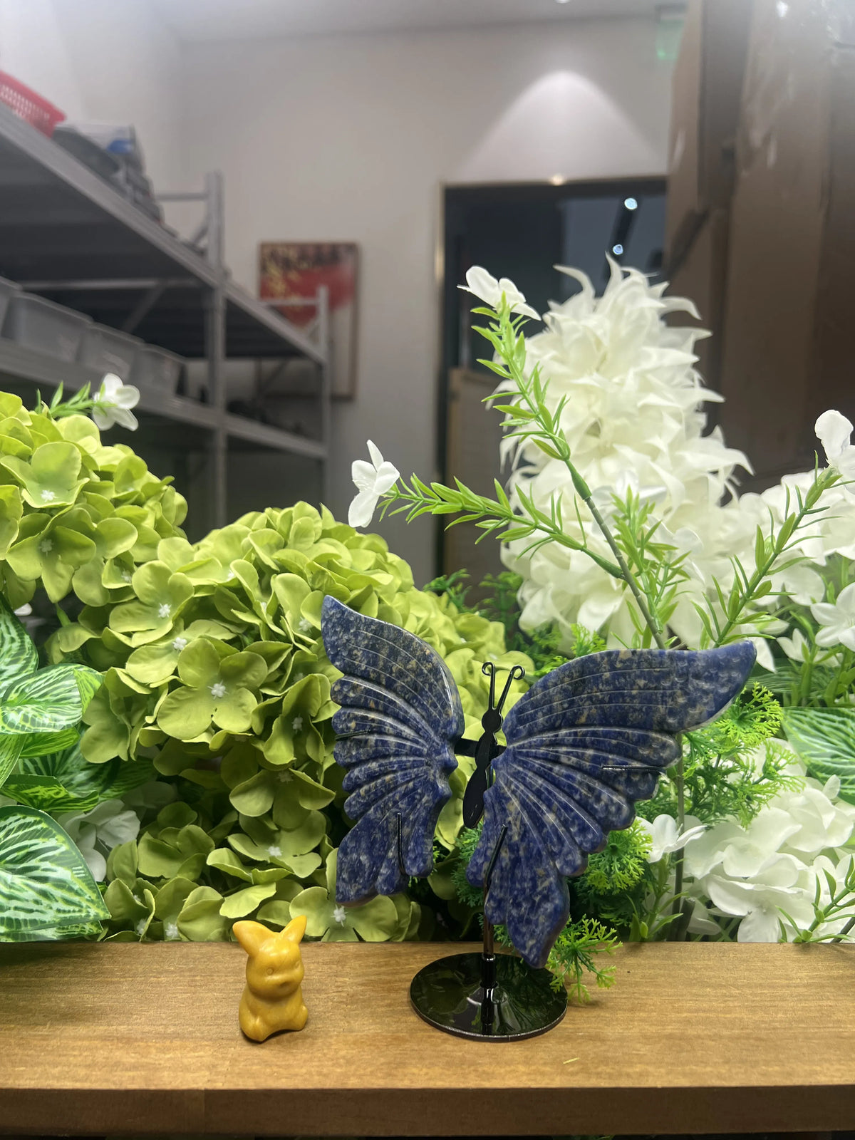 Small Blue Sodalite Butterfly Carving with Metal Stand – 4.7-Inch Wingspan Natural Stone Sculpture