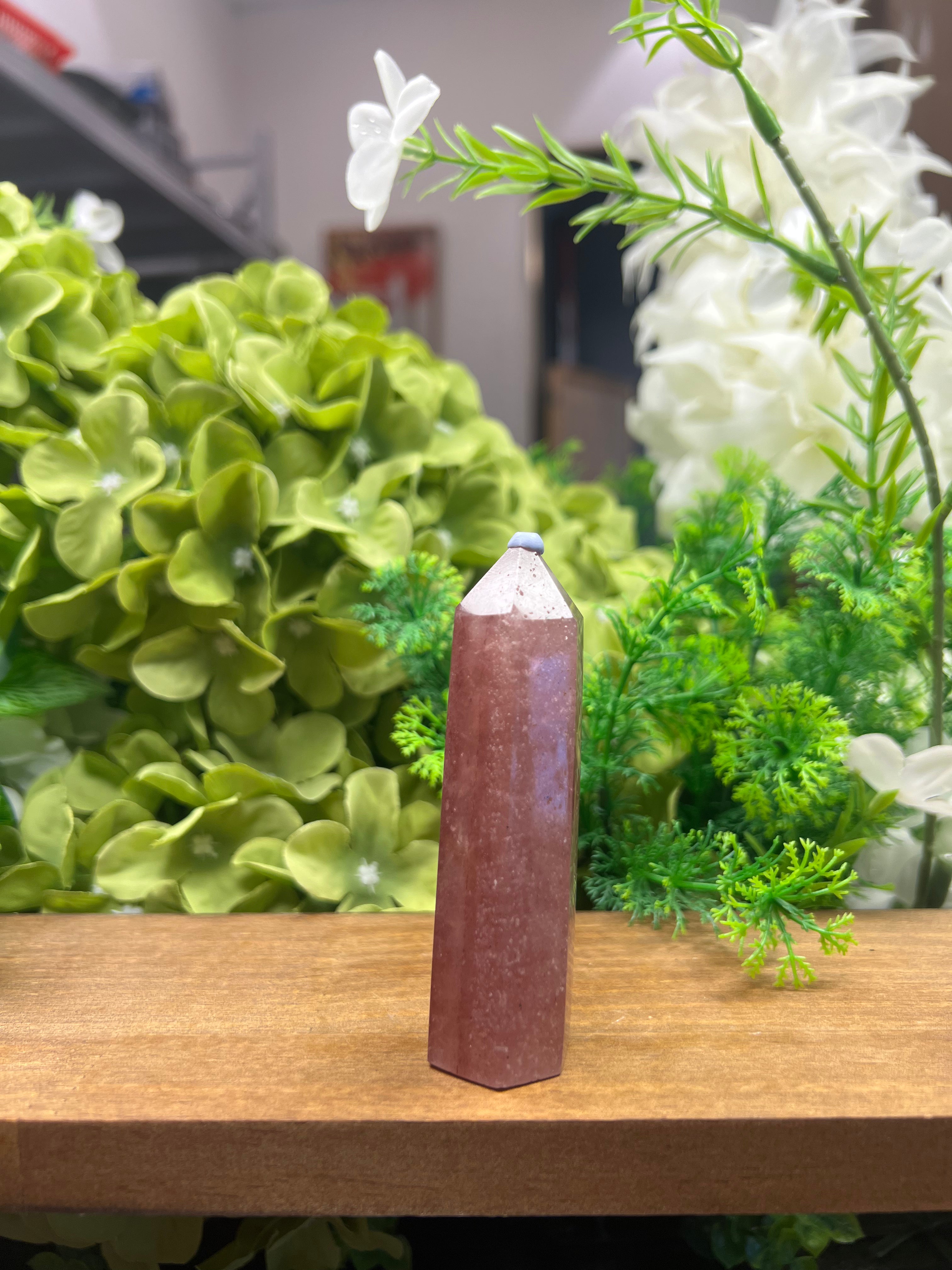 Strawberry Quartz Tower (Small, 0.89*0.89*3.40, 0.18lb)